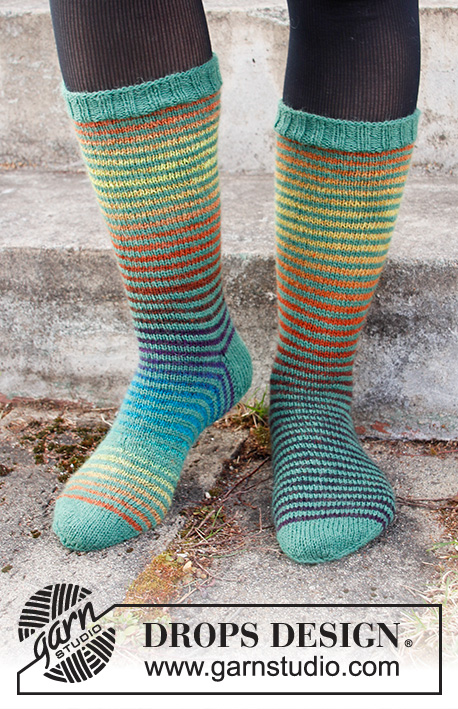Green Zone / DROPS 214-57 - Knitted socks with stripes in DROPS Delight and DROPS Nord. Worked top down. Size 35-43.