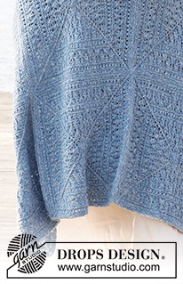 Blue Sea / DROPS 221-1 - Manta tricotada, com quadrados em ponto rendado, em DROPS Sky.