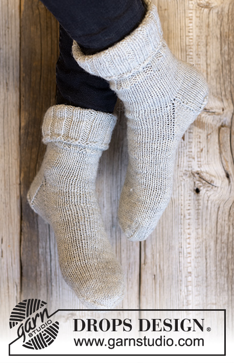 Winter Wander / DROPS 224-30 - Knitted socks for men in 2 strands DROPS Fabel. Sizes 38 - 46.