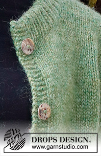 Serene Forest Cardigan / DROPS 226-27 - Cardigan lavorato ai ferri in DROPS Air. Lavorato a maglia rasata con collo doppio. Taglie: S - XXXL.