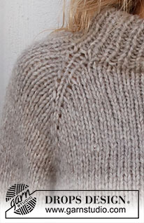 Almond Breeze / DROPS 227-33 - Pulôver tricotado de cima para baixo com cavas raglan e gola dobrada, em DROPS Wish. Do S ao XXXL.