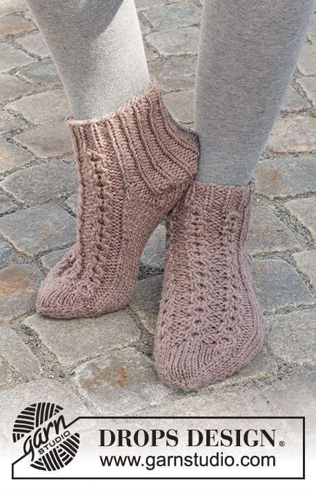 Rambling Toes / DROPS 227-54 - Knitted socks in DROPS Alaska. Piece is knitted with small cables and rib. Size 35 to 43 = US 4 1/2 – 12 1/2