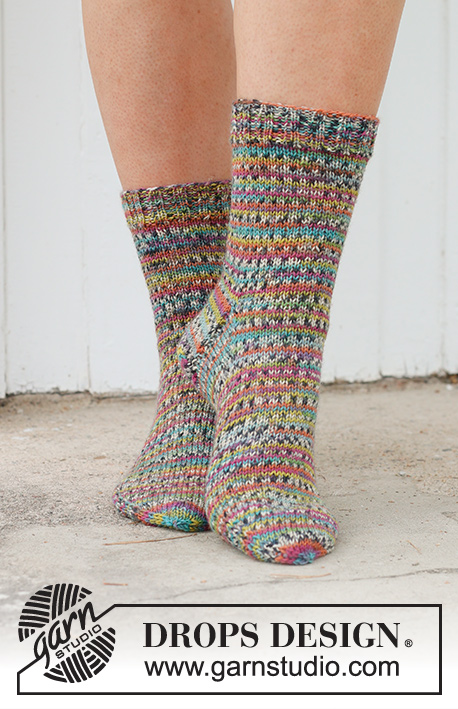 Berry Power Socks / DROPS 234-67 - Knitted socks in DROPS Fabel. The piece is worked top down in stocking stitch. Sizes 35 - 43.