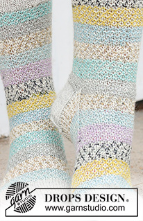 Sunset Dance Socks / DROPS 234-70 - Chaussettes tricotées de haut en bas, au point de riz brisé, en DROPS Fabel. Du 35 au 43.