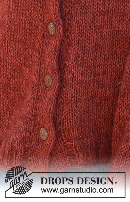 Crimson Moon Cardigan / DROPS 235-31 - Gestrickte Oversize – Jacke in DROPS Nord und DROPS Kid-Silk. Die Arbeit wird von unten nach oben glatt rechts mit doppelter Blende gestrickt. Größe S - XXXL.