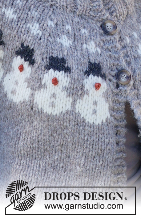 Snowman Time Cardigan / DROPS 235-37 - Sweter rozpinany na drutach, przerabiany od góry do dołu, z podwójnym wykończeniem dekoltu, zaokrąglonym karczkiem i żakardem w bałwanki, 1 nitką włóczki DROPS Wish lub 2 nitkami DROPS Air. Od S do XXXL