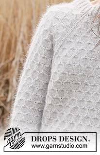 Northern Mermaid Sweater / DROPS 236-6 - Raglánový pulovr s plástvovým vzorem pletený shora dolů z příze DROPS Sky / DROPS Merino Extra Fine a DROPS Kid-Silk. Velikost XS/S - XXXL.