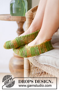 Grasshoppers / DROPS 238-24 - Crocheted slippers in 2 strands DROPS Fabel. Size 35 to 43