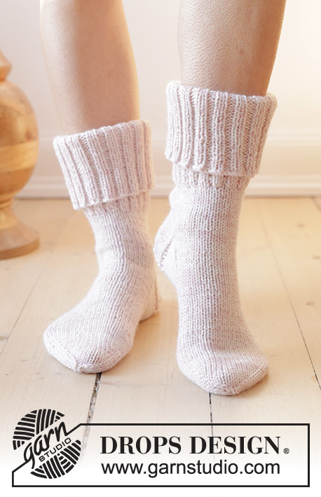 Splash into Spring / DROPS 238-35 - Knitted socks in 2 strands DROPS Nord. The piece is worked top down with rib and stockinette stitch. Sizes 35 – 43 = US 4 1/2  - 12 1/2.
