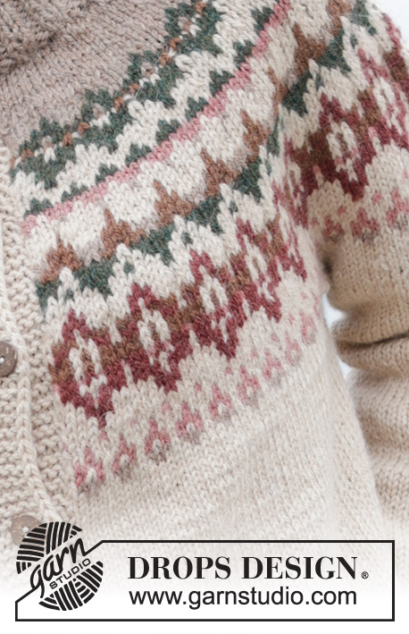 Forest Echo Cardigan / DROPS 244-10 - Rozpinany sweter na drutach, przerabiany od góry do dołu, z włóczki DROPS Nepal. Z zaokrąglonym karczkiem, żakardem, podwójnym wykończeniem dekoltu i pęknięciami na bokach. Od S do XXXL.