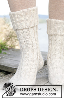 Frosted Links / DROPS 244-39 - Knitted half-length socks with cables in DROPS Karisma. Sizes 35 – 43 = 4 ½ - 12 1/2.