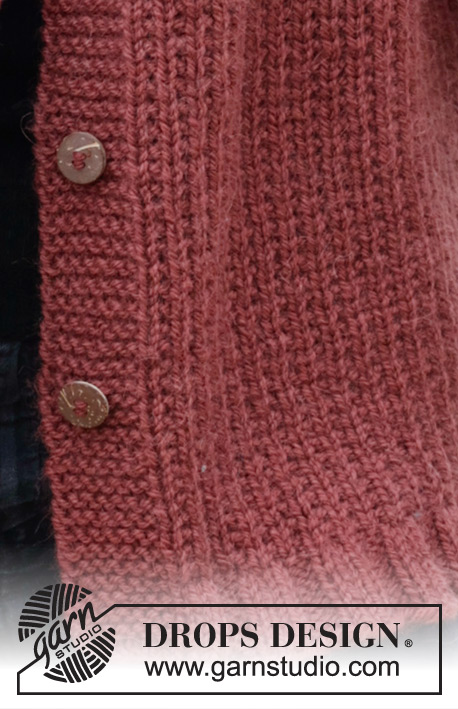 Rustic Berry Cardigan / DROPS 245-27 - Gilet tricoté de bas en haut en DROPS Alaska. Se tricote avec point fantaisie relief, épaules biaisées et col doublé. Du S au XXXL.
