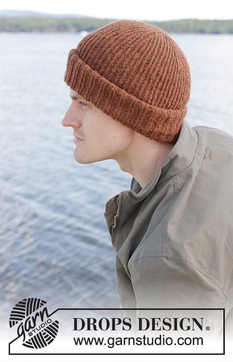 Lerdalen Hat / DROPS 246-30 - Bonnet tricoté pour homme, en côtes, en DROPS Sky.
