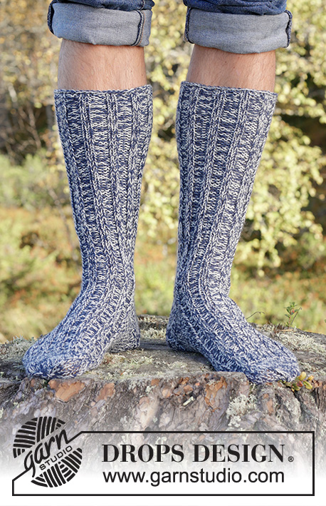 Hiker's Rest Socks / DROPS 246-37 - Strikkede sokker til herre i 2 tråde DROPS Fabel. Arbejdet strikkes oppefra og ned med rib. Størrelse 38 - 46.