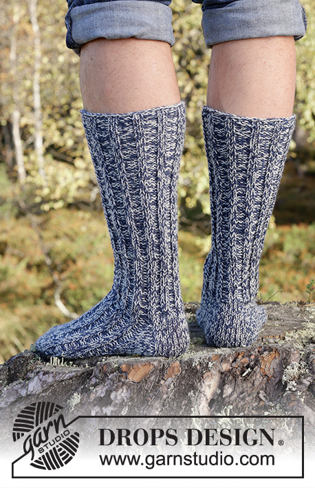 Hiker's Rest Socks / DROPS 246-37 - Strikkede sokker til herre i 2 tråde DROPS Fabel. Arbejdet strikkes oppefra og ned med rib. Størrelse 38 - 46.