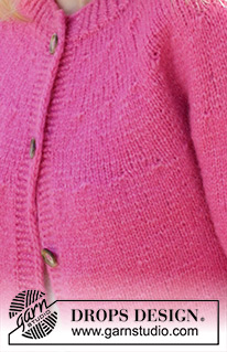 Bright Strawberry Cardigan / DROPS 250-20 - Propínací svetr s kruhovým sedlem a plastickým vzorem pletený shora dolů z příze DROPS Air. Velikost S - XXXL.