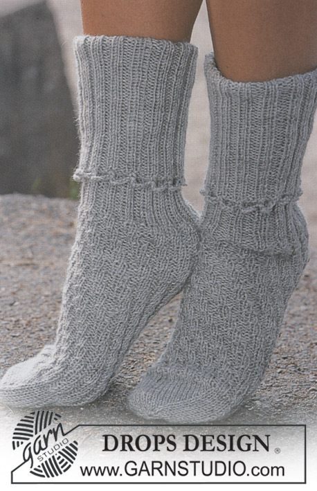 DROPS 86-30 - Knitted tube socks in DROPS Karisma.