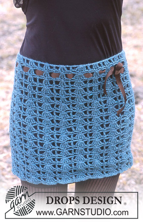 DROPS 93-35 - Crocheted skirt in Karisma Superwash 