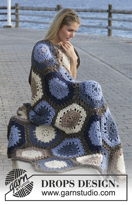 Sand And Sea / DROPS 99-7 - Couverture Drops au Crochet en Snow, avec hexagones