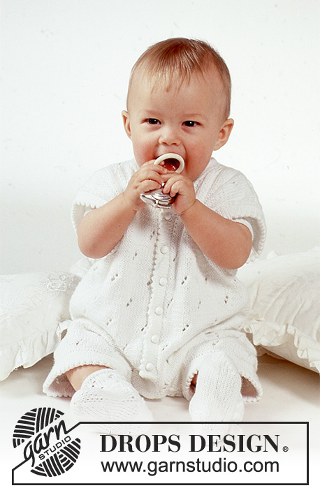 Baby Joy / DROPS Baby 1-9 - DROPS Suit and socks in lace pattern in Safran.