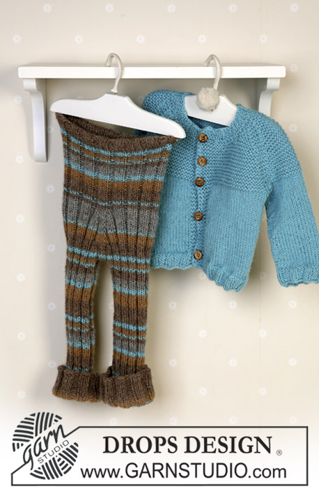 DROPS Baby 14-29 - Souprava: propínací raglánový svetr - kabátek, pruhované kalhoty a papučky pletené z příze DROPS Alpaca. Velikosti pro miminka i děti, od 1 měsíce do 4 let. 