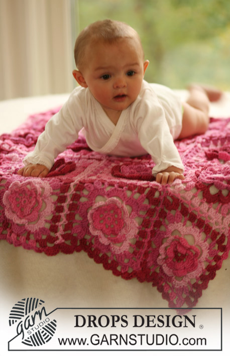 Blue Dreams / DROPS Baby 16-28 - Crochet baby blanket with flowers in DROPS Muskat Soft