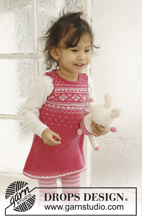 Princess Dream / DROPS Baby 21-17 - Stickad klänning med nordiskt mönster till baby och barn i DROPS BabyMerino