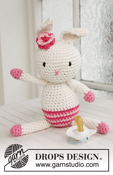 Pippa / DROPS Baby 21-42 - Crochet Easter bunny with flower in DROPS Paris