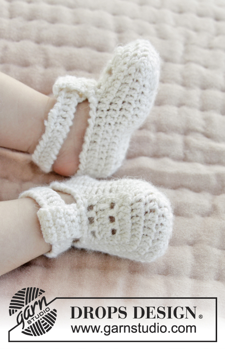 My Sweetie Slippers / DROPS Baby 29-7 - Crocheted slipper for Christening or special occasions in DROPS BabyAlpaca Silk.