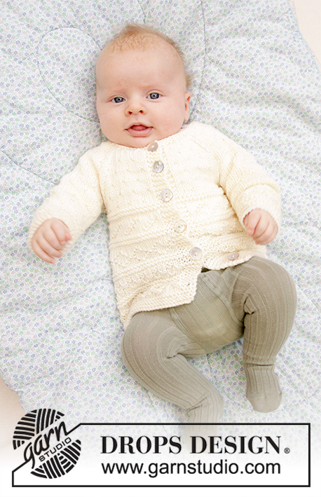 Precious Moments / DROPS Baby 33-11 - Gilet bébé tricoté de bas en haut en point texturé, avec emmanchures raglan, en DROPS Merino Extra Fine. Taille préma au 3/4 ans.
