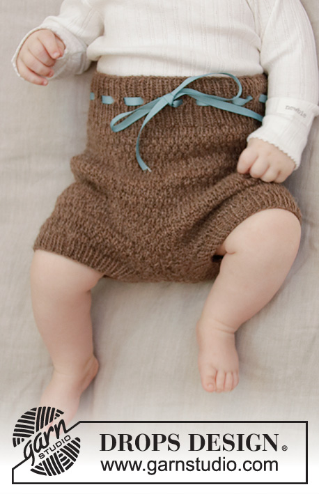 Shorts and Sweet / DROPS Baby 33-23 - Szorty dziecięce na drutach, ściegiem strukturalnym, z włóczki DROPS Flora. Od wcześniak do 2 lat.