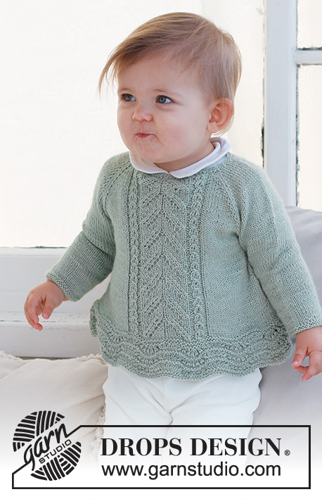 Sweet Ivy / DROPS Baby 42-7 - Dětský a baby raglánový pulovr s vlnkovým a ažurovým vzorem pletený shora dolů z příze DROPS Safran. Velikost 0 - 6 let.