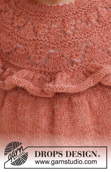 Sweet Primrose Dress / DROPS Baby 43-15 - Vestido tricotado de cima para baixo para bebé e criança com encaixe arredondado, ponto rendado e folho no encaixe, em DROPS Alpaca. Dos 0 meses aos 6 anos.