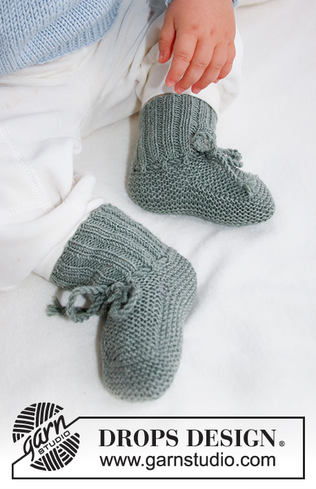 Tide Socks / DROPS Baby 43-20 - Gestrickte Hausschuhe für Babys und kleine Kinder in DROPS BabyMerino. Größe Frühchen - 4 Jahre.