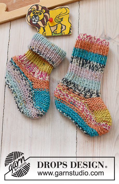Country Flair Socks / DROPS Baby 43-25 - Knitted slippers for babies and children in DROPS Fabel. Sizes 0 - 4 years.