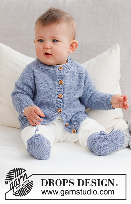 Blue Pebbles Cardigan / DROPS Baby 43-3 - Rozpinany sweter na drutach dla niemowląt i małych dzieci, przerabiany od góry do dołu, z rękawami typu sadle shoulder, z włóczki DROPS BabyMerino. Od rozmiaru wcześniak do 2 lat.