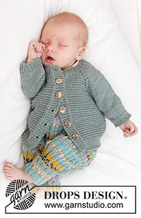 Dream Plan Cardigan / DROPS Baby 45-1 - Vauvan ylhäältä alas neulottu jakku DROPS Merino Extra Fine -langasta. Työssä on raglanlinjat, ainaoikeinneuletta ja sileää neuletta. Koot 0 - 4 vuotta.