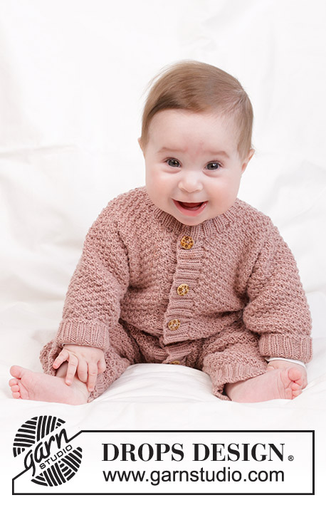 Lili Rose / DROPS Baby 45-5 - Strikket heldress til baby i DROPS BabyMerino. Arbeidet strikkes ovenfra og ned med perlestrikk. Størrelse 0 – 4 år
