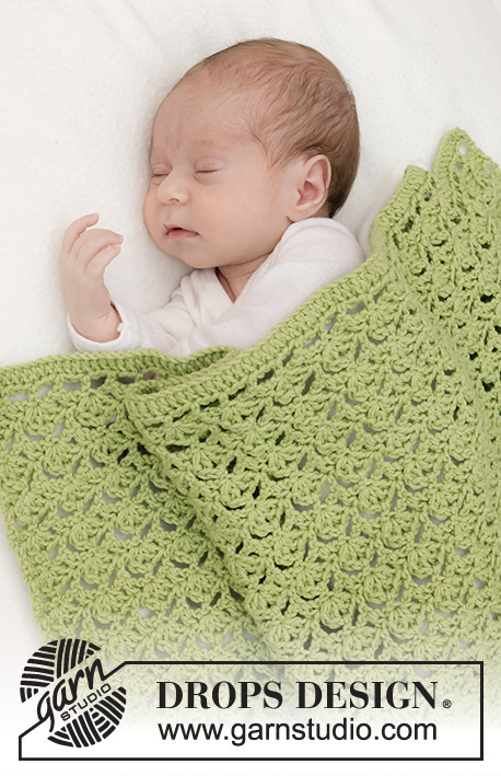 Green Bliss Blanket / DROPS Baby 46-14 - Manta crochetada para bebé, com ponto rendado, em DROPS Cotton Merino.