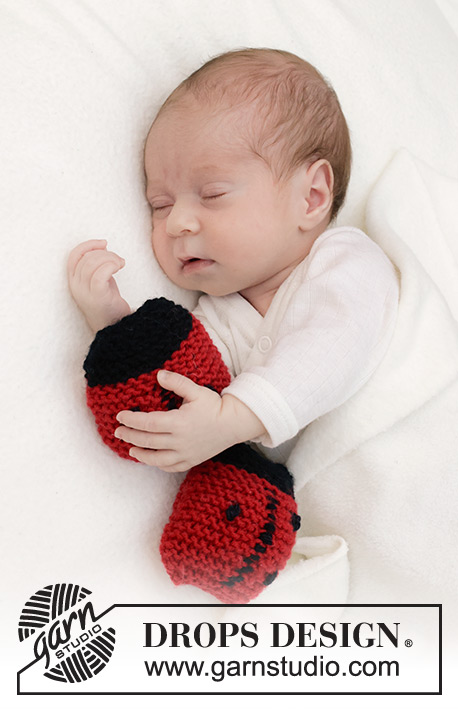 Sweet Ladybug / DROPS Baby 46-20 - Stickad nyckelpiga leksak till baby och barn i DROPS Merino Extra Fine. Arbetet stickas fram och tillbaka i rätstickning. Tema: gosedjur.