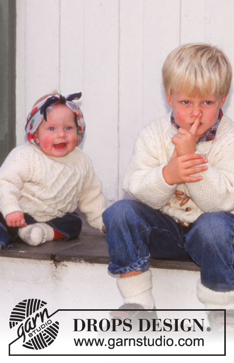 Little Pernille / DROPS Baby 6-2 - DROPS Bluse med snoninger og raglan samt tæppe i Karisma. Sokker i Babyuld. 
