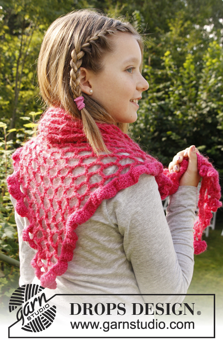 Lina / DROPS Children 22-27 - Crochet shawl with lace pattern in ”Alpaca” and ”Vivaldi”.