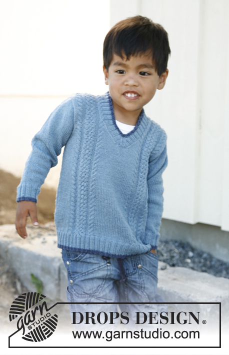 Julien / DROPS Children 22-31 - Strikket genser med fletter og v-hals i DROPS Fabel eller DROPS Flora. Til barn i størrelser fra 3 til 12 år