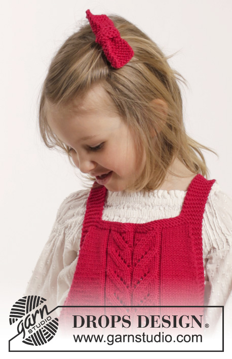 Sweet Alice / DROPS Children 26-4 - Vestido em tricô com rendado e laço para o cabelo em ponto jarreteira em DROPS Cotton Merino. Tamanhos 1 mês - 6 anos.