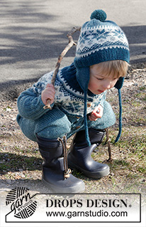 Wild Blueberries / DROPS Children 27-1 - Sæt med jumpsuit strikket ovenfra og ned med nordisk mønster og rundt bærestykke og hue med øreklapper og pompon i DROPS Karisma til børn str 1 - 6 år.