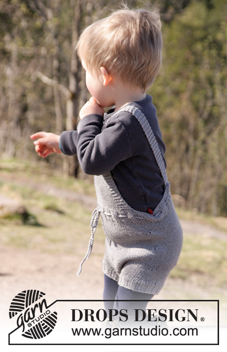 The Little Lumberjack / DROPS Children 27-11 - Strikkede shorts med smæk og sele i DROPS Cotton Merino til baby str 1 - 24 måneder.