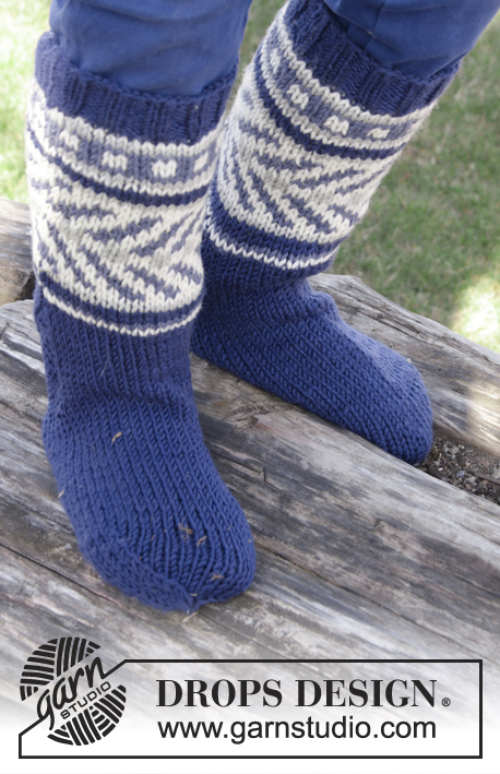 Little Adventure Socks / DROPS Children 27-34 - Lapsen neulotut sukat DROPS Merino Extra Fine -langasta. Työssä on kirjoneuletta. Koot 22 - 37.