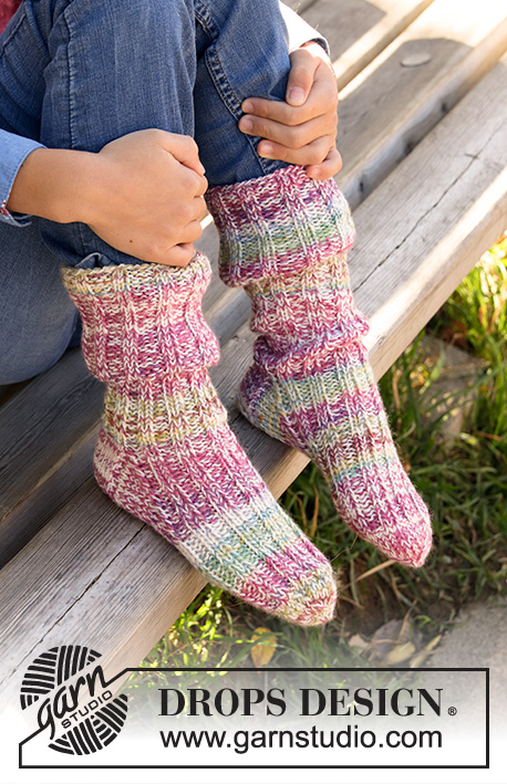 Pink Chameleon / DROPS Children 34-14 - Knitted socks for children in 2 strands DROPS Fabel. Sizes 29-40.