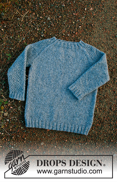 Blue August / DROPS Children 34-17 - Strikket genser til barn i DROPS Sky. Arbeidet strikkes ovenfra og ned med raglan og dobbel perlestrikk på ermene. Størrelse 2-12 år.
