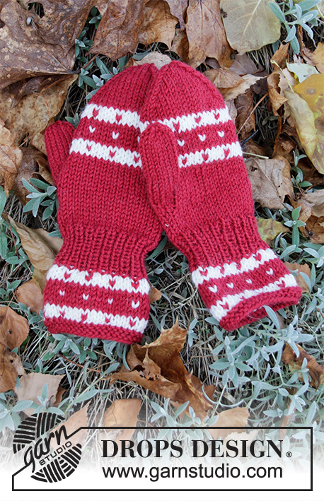Candy Cane Lane Mittens / DROPS Children 34-36 - Mitenes tricotadas com jacquard norueguês para criança, em DROPS Karisma. Tamanhos 1 - 12 anos